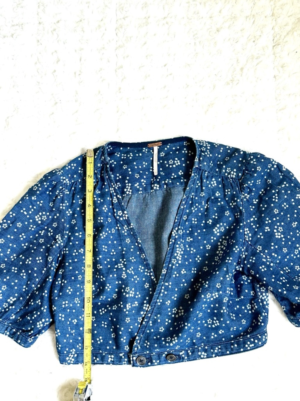 Free People Boho Cottagecore Blue Floral Crop Blouse Size 2 (XS) Puff Sleeve - Picture 10 of 10